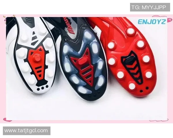 各大足球巨星偏爱哪些品牌和款式的足球鞋一览